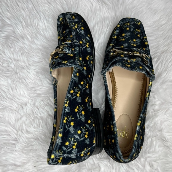 Cabi Carnaby Women’s Navy Blue Floral Velvet Loafer with Gold Hardware Size 7M - Picture 13 of 14